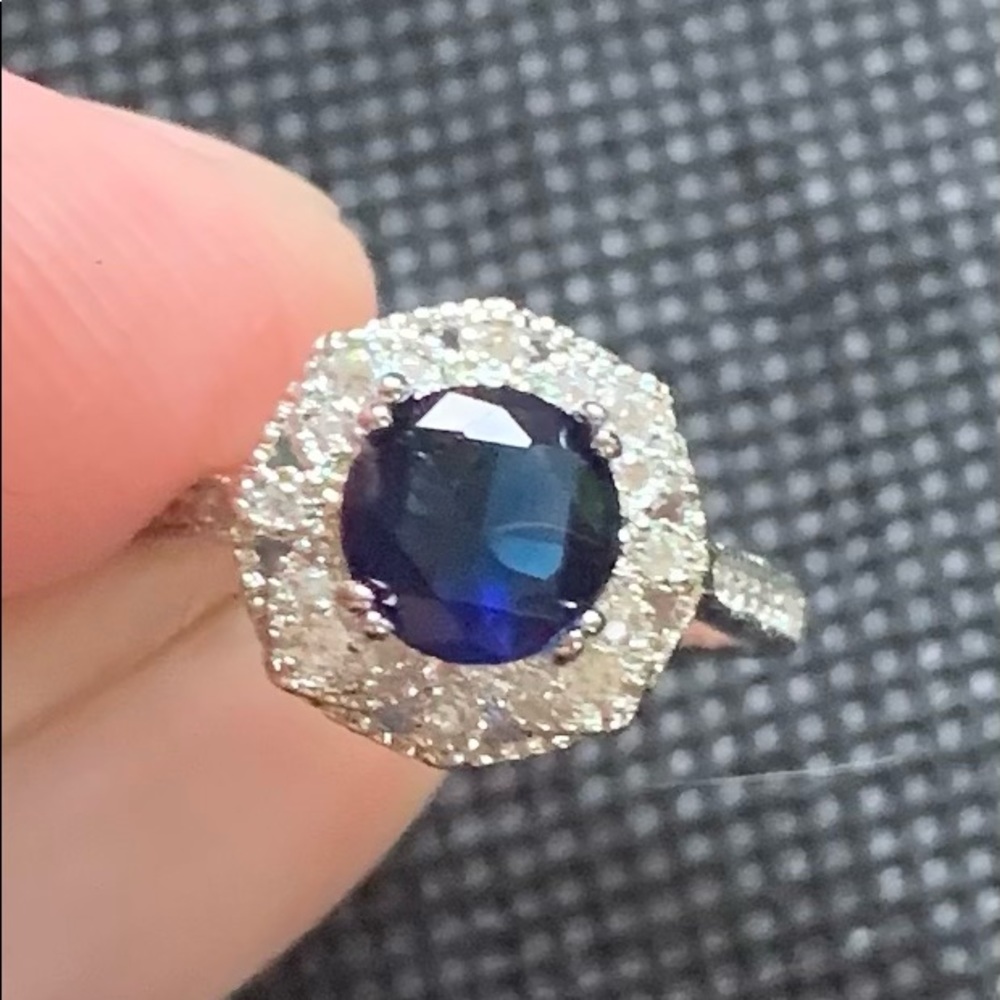 Ring - Picture 2 of 3